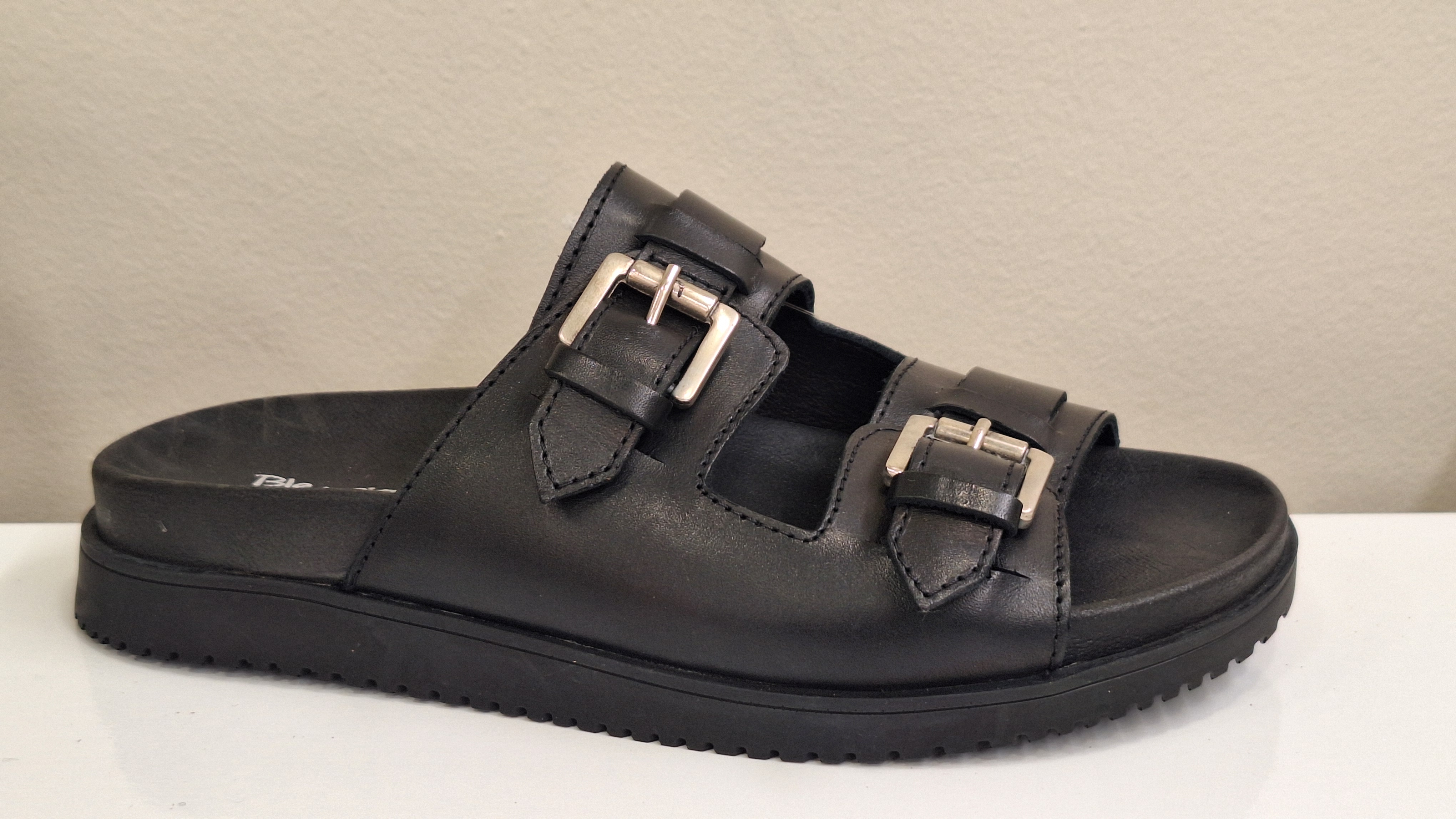 Ferrara 420 pat negro